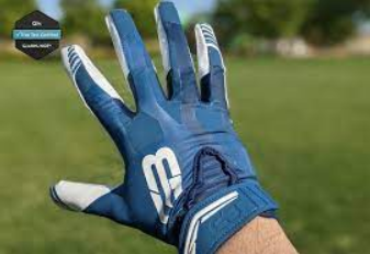 Catch, Grip, Win: Finding the Perfect Football Gloves for Your Game"